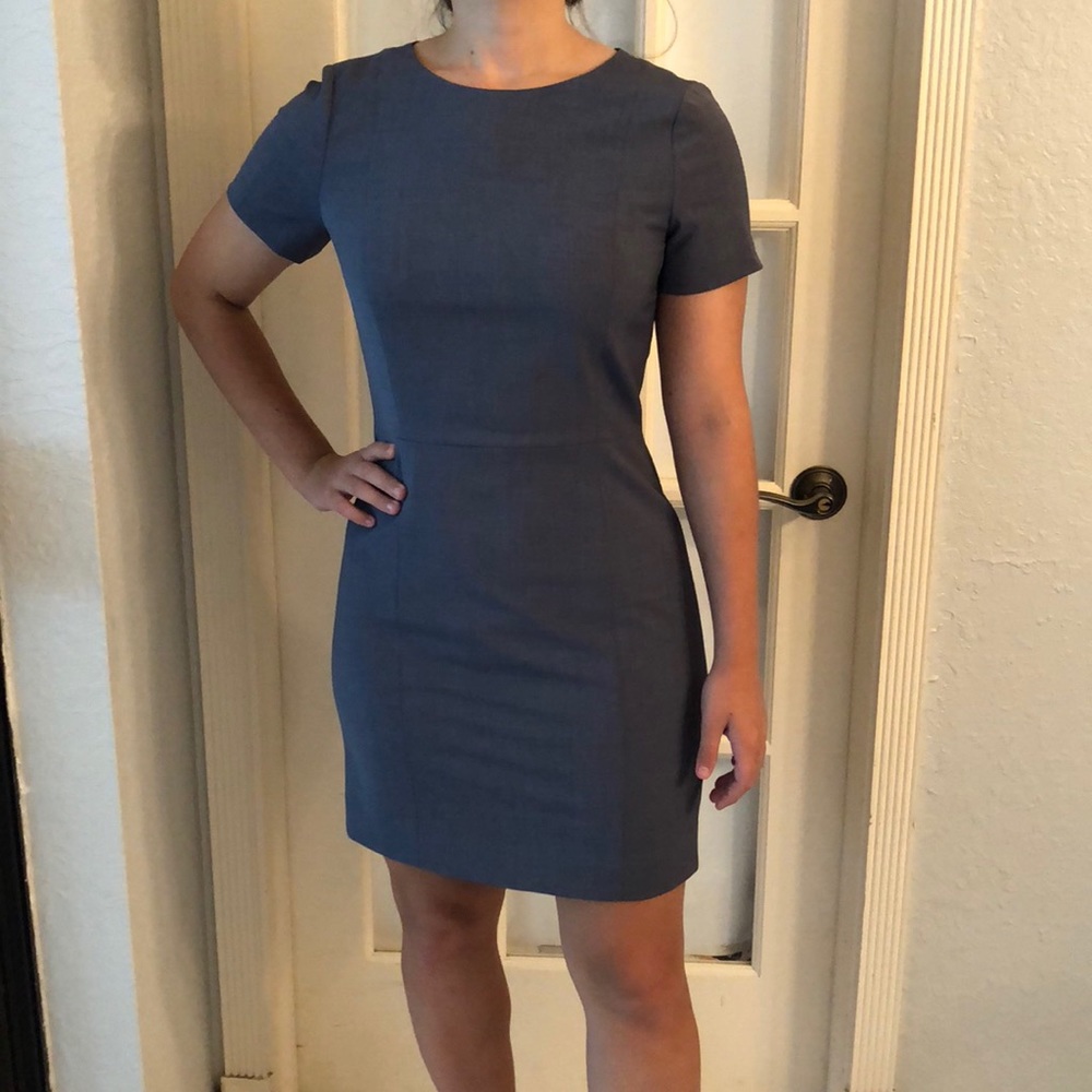 New Theory dress.Size 4. 85% wool.lined